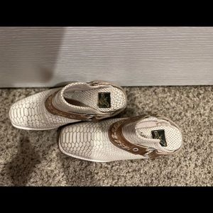 Free bird bootie
